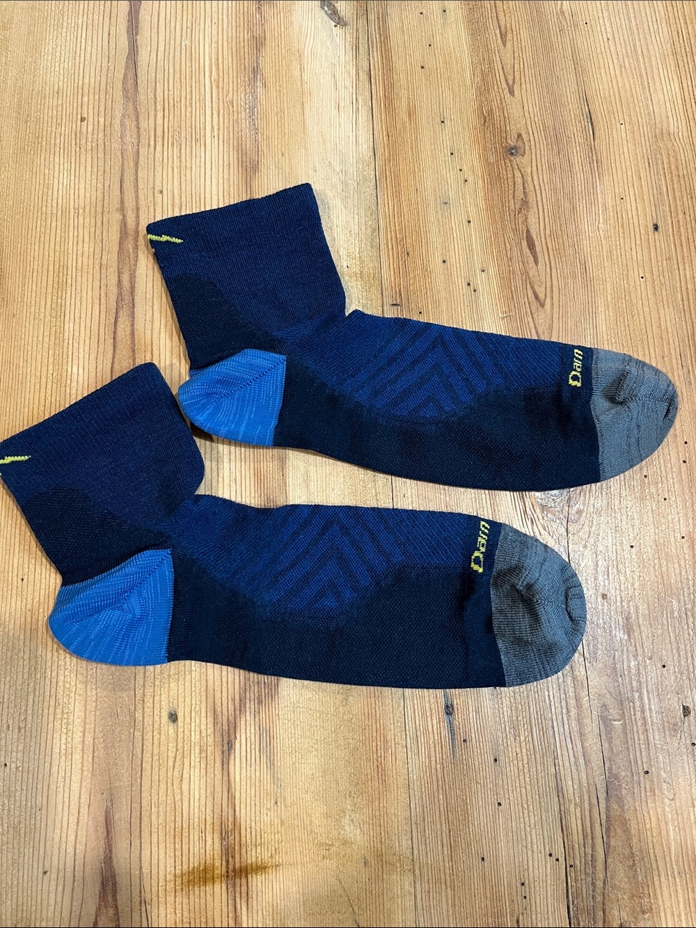 Unworn! DARN TOUGH L Blue Crew Socks Merino Wool